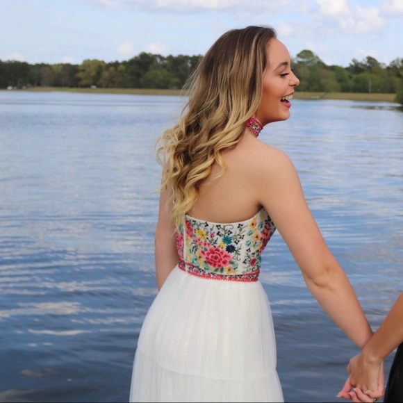 Sherri Hill Prom Dress Size 2 - Picture 3 of 4